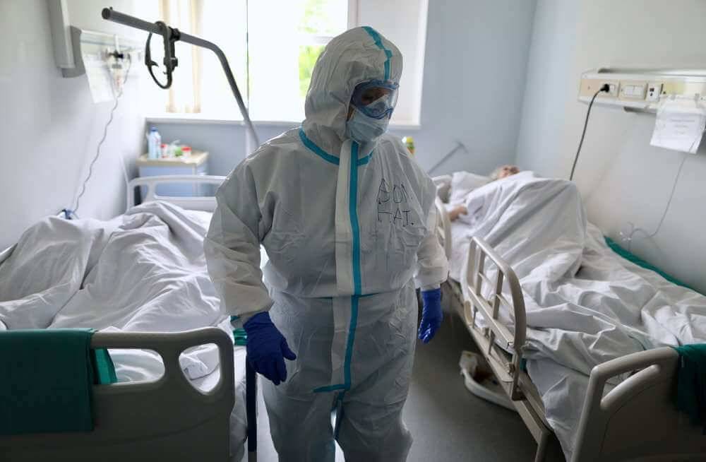 Вирусолог сравнил, как лечат от коронавируса бедных и богатых россиян