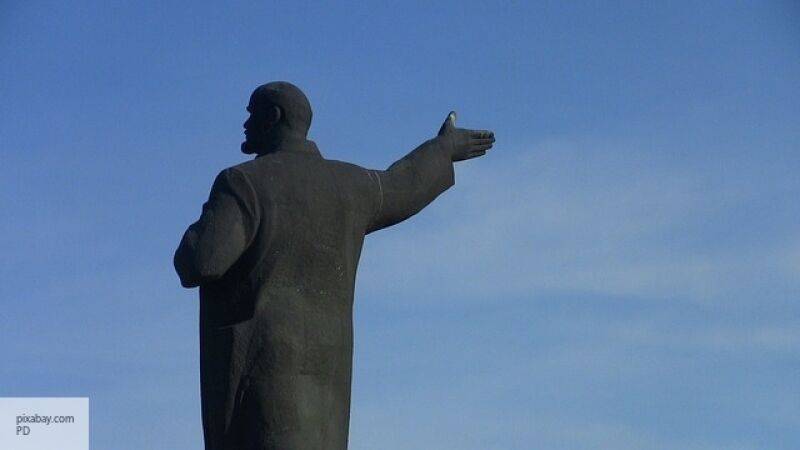 Экс-депутат Рады рассказал, когда на Украине вернут памятники Ленину