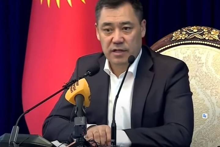 Премьер-министр Киргизии принял полномочия президента