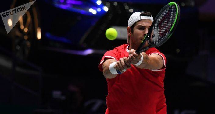 Теннисист Хачанов вышел в четвертьфинал турнира в Санкт-Петербурге