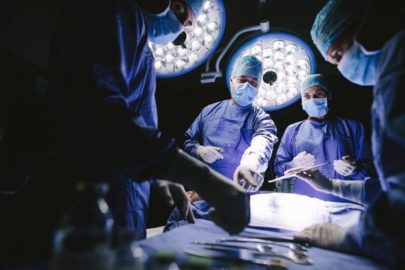 Во Франции хирурга обвинили в издевательствах над сотнями пациентов - Cursorinfo: главные новости Израиля