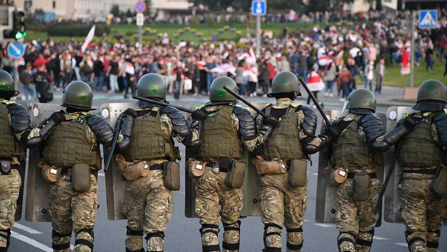 Более 40 милиционеров получили травмы на протестах в Минске