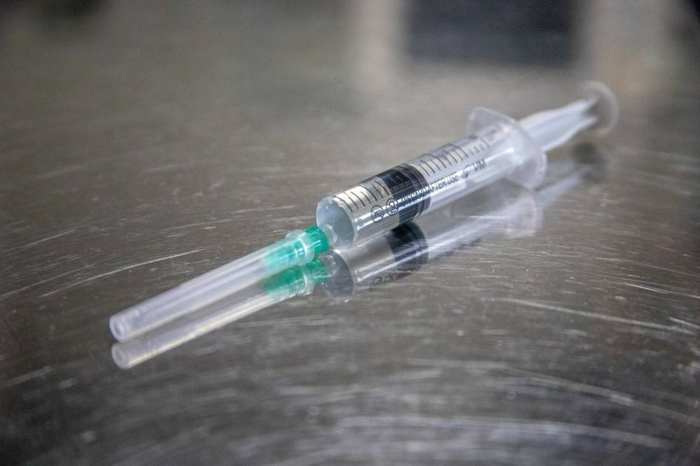 Массовая вакцинация против коронавируса может начаться в ноябре