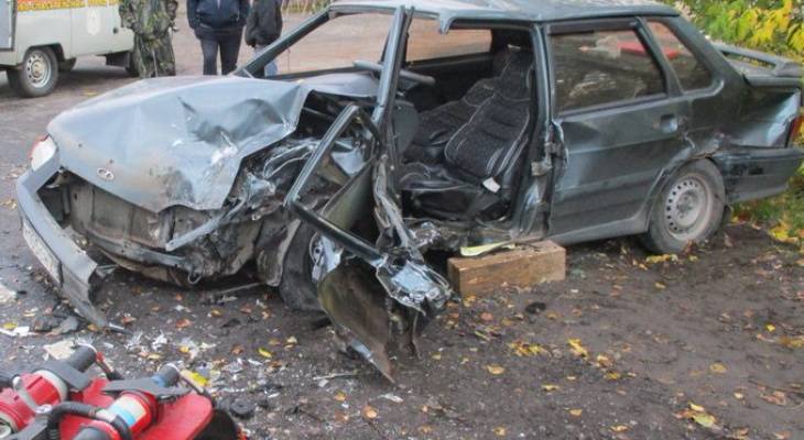 Переломало кости: в месиво из машин вылилось тройное ДТП под Ярославлем
