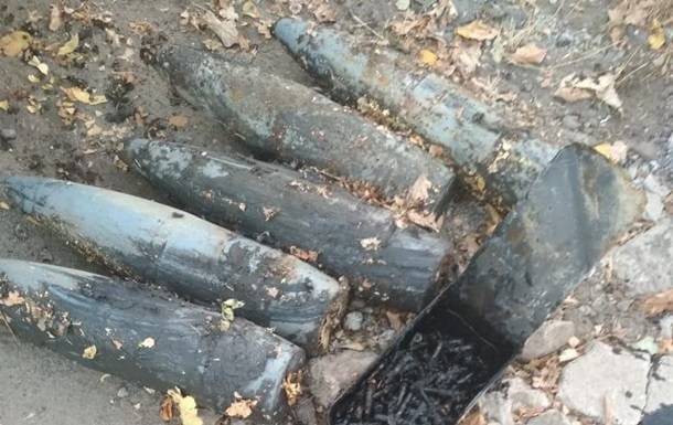 На Луганщине нашли схроны со снарядами и гранатами