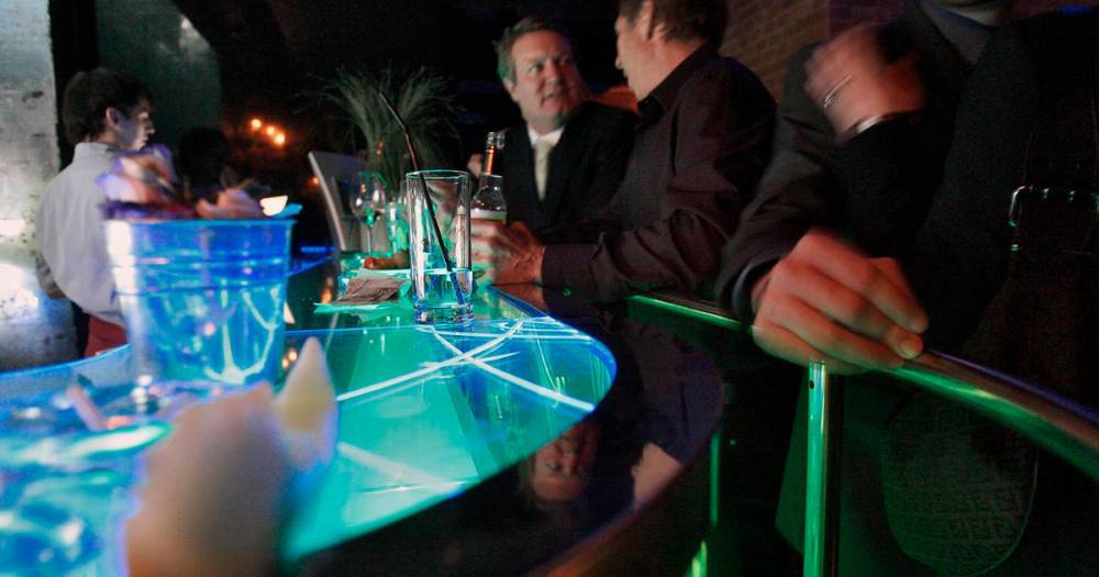 Разъяснены новые правила работы баров и ночных клубов в Москве