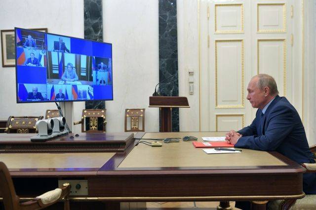 Путин обсудил с членами Совбеза РФ диалог с США по ДСНВ