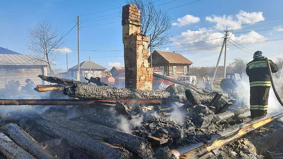 В Башкирии мать спасла пятерых детей из горящего дома