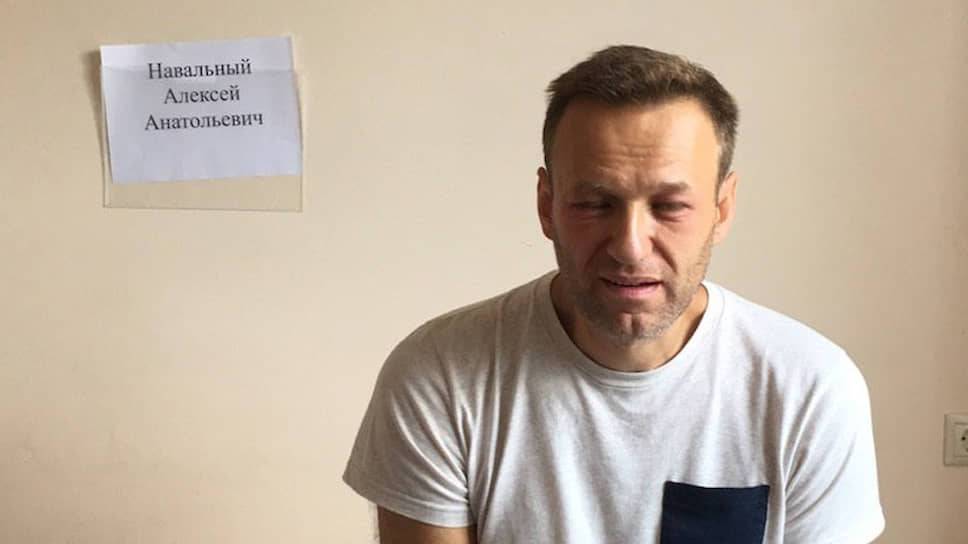 The Guardian выдвинула сомнительную версию об отравлении Навального