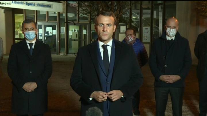 Макрон назвал парижское убийство терактом и пообещал исламистам "жесткий ответ"