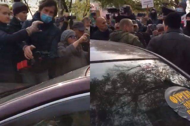 В Хабаровске сторонники Фургала напали на автомобиль военнослужащего