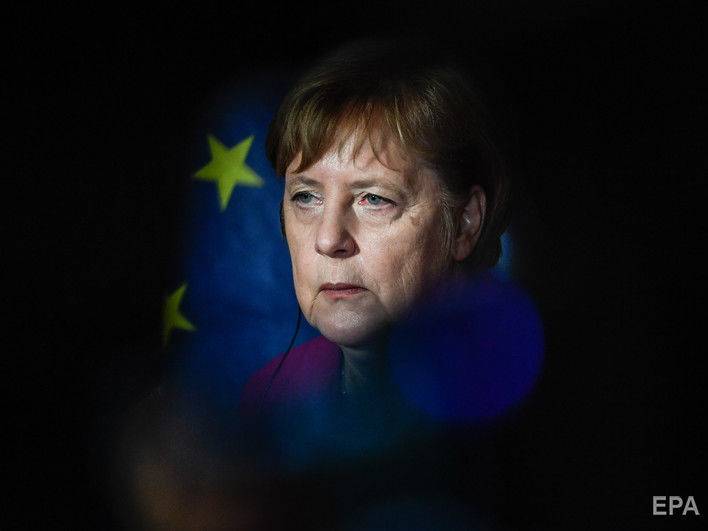 "Мы находимся в очень опасной фазе пандемии". Меркель призвала немцев к самоизоляции