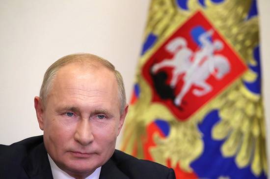 Путин обсудил с саудовским принцем перспективы по использованию российской вакцины