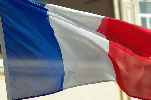 В посольстве заявили, что убийца учителя во Франции не имел отношения к РФ
