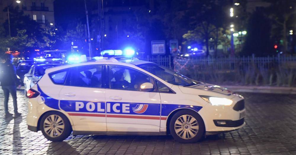 Власти не хотели признавать беженцем убийцу учителя во Франции