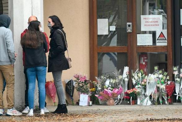 Убийство учителя во Франции: в посольстве РФ заявили, что убийца не имел отношения к России