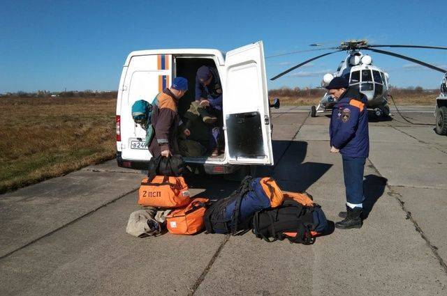 Хабаровские спасатели вылетели поиски трёх застрявших во льду рыбаков