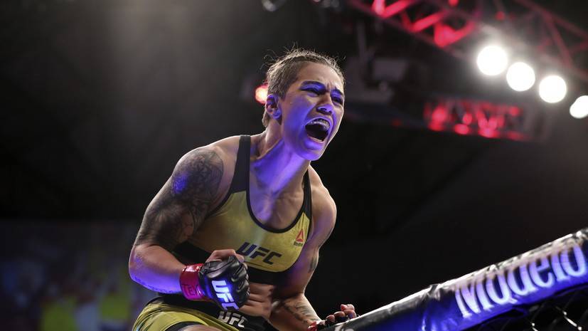 Андраде победила Чукагян на турнире UFC Fight Night