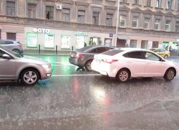 Петербуржцам пообещали дожди и мокрый снег