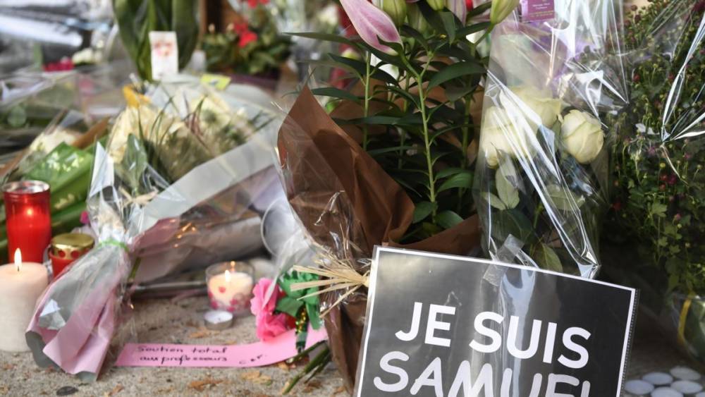 В Париже по делу об убийстве учителя задержан исламистский активист