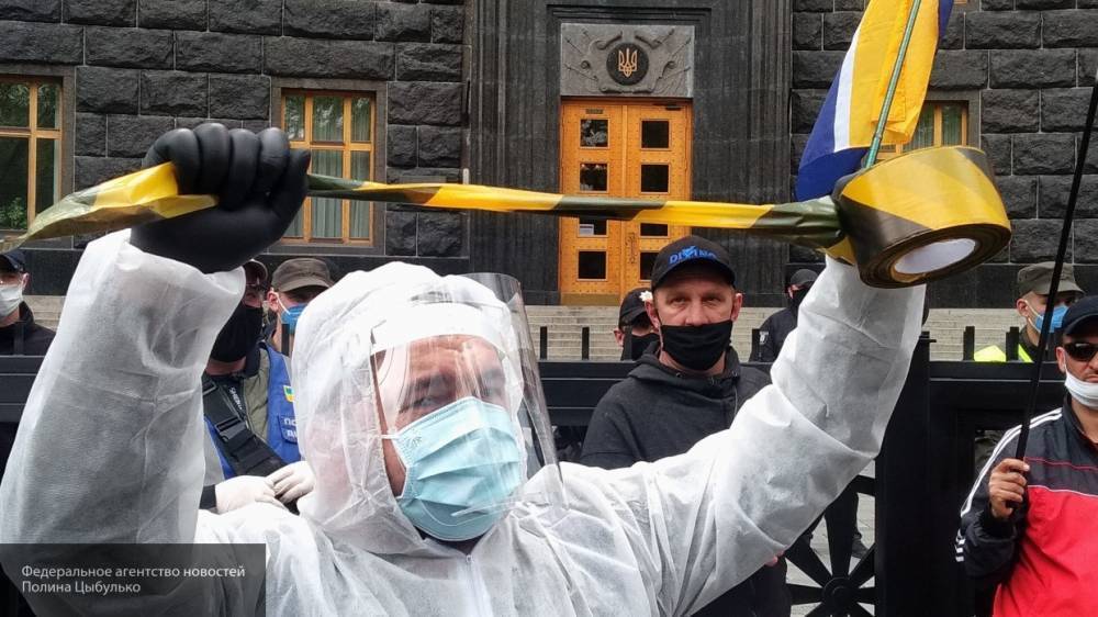 Украинцев могут начать штрафовать за неправильное ношение масок