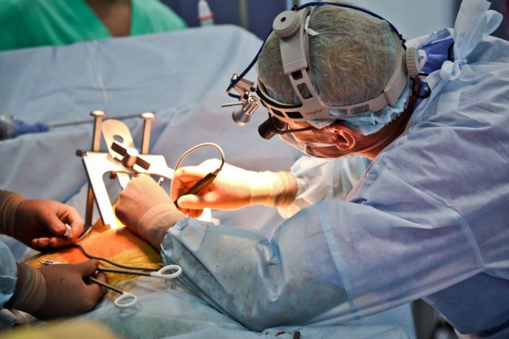 Во Львове провели операцию на сердце без единого разреза