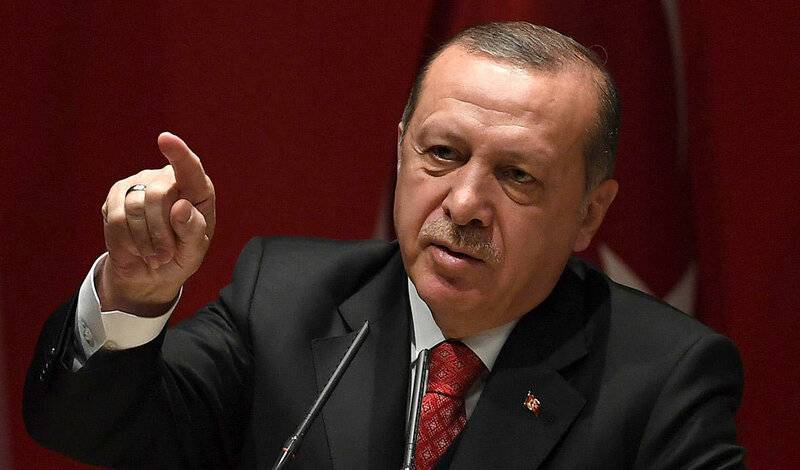 Президент Турции обвинил Россию в снабжении оружием Армении