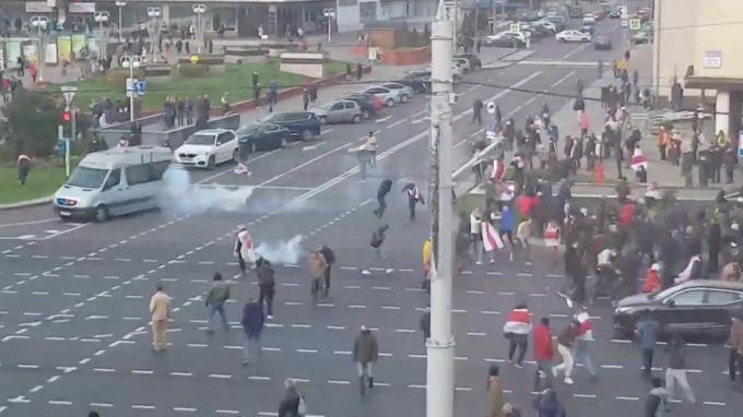 В Минске милиция открыла стрельбу резиновыми пулями на акции протеста