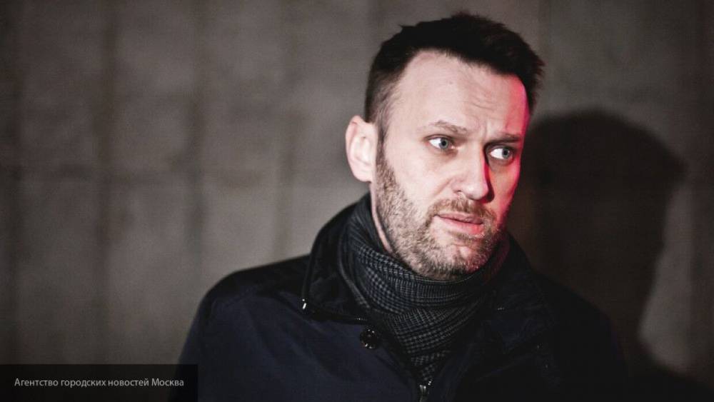 Легенда об "отравлении" не помогла повысить рейтинг Навального