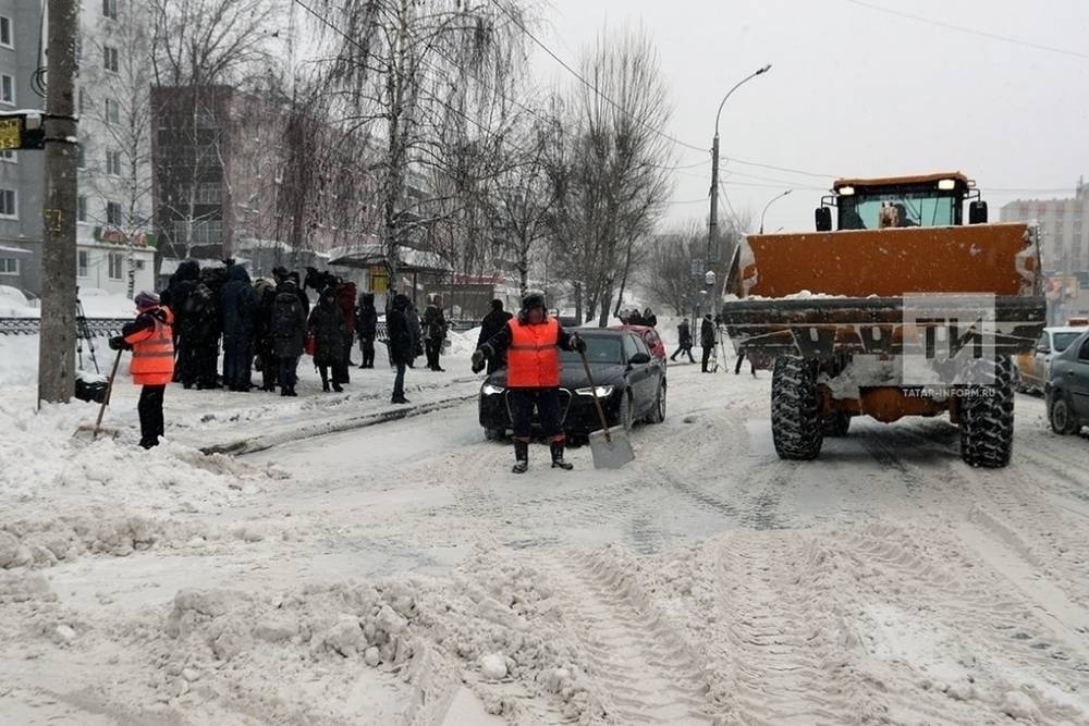 Дорожные службы Казани перешли на зимний режим работы