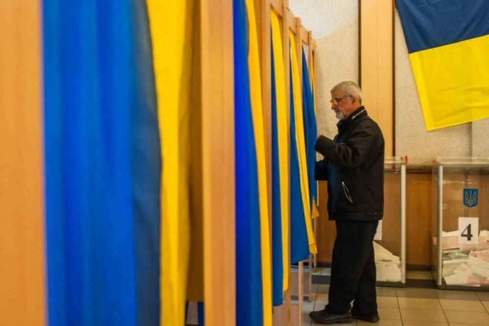 В Сумской области отец и двое сыновей баллотируются в депутаты от трех разных партий