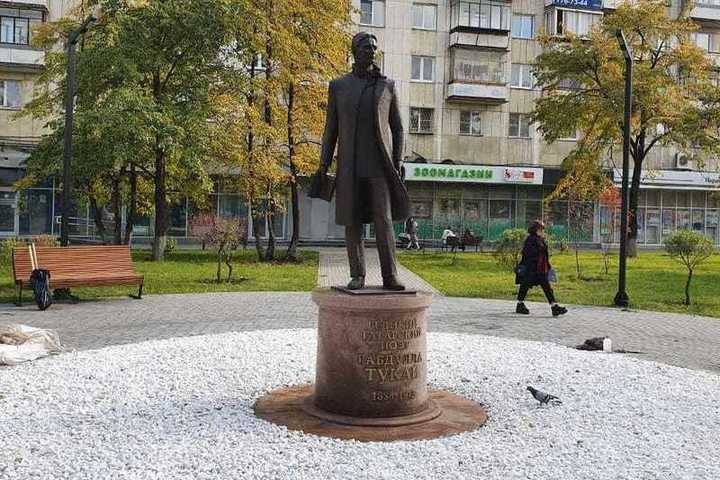 Каслинский завод отлил памятник известному татарскому поэту Габдулле Тукаю
