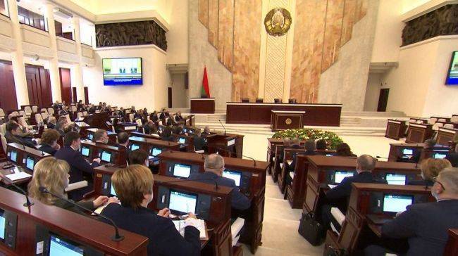 Белорусский парламент изучит запрос общества на перемены