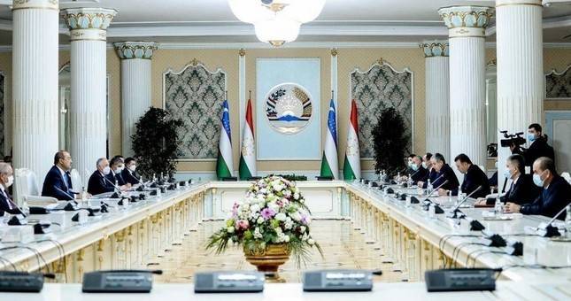 Узбекистан и Таджикистан подписали соглашения на общую сумму $724 млн
