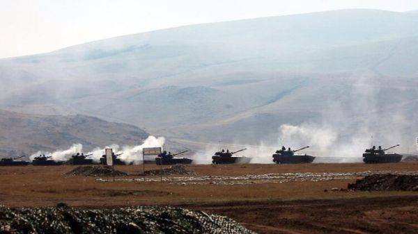 МО Армении: Пехота в Карабахе пока мало задействована, работает артиллерия