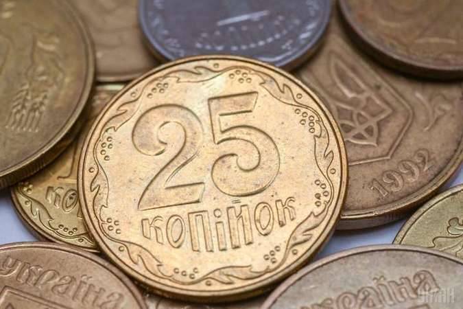 Украинцы за день принесли в Приватбанк 25-копеечных монет на 900 тысяч. За месяц обменяли на 4,2 миллиона