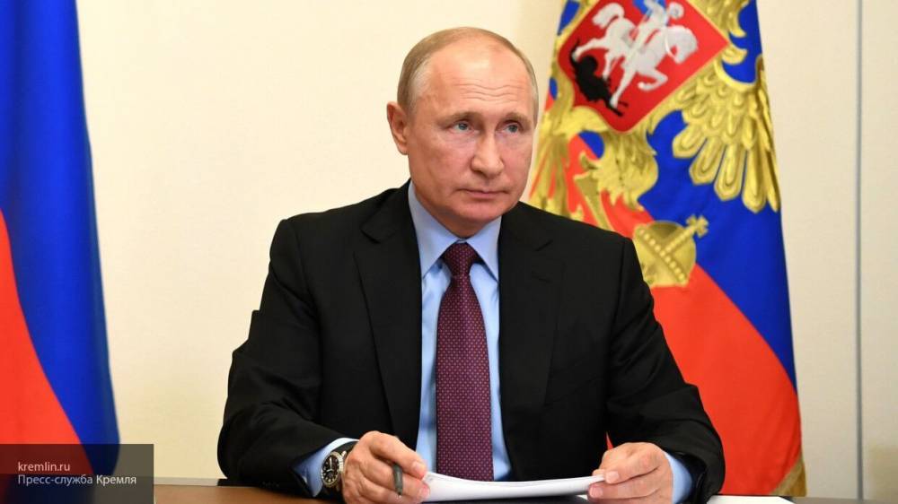 Опрос: больше половины россиян доверяют Путину