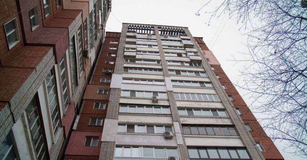 В Москве голый мужчина на велосипеде "съехал" с окна 12-го этажа. Видео 18+ | Мир | OBOZREVATEL