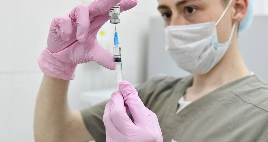 Вирусологи рассказали, зачем России три вакцины от коронавируса
