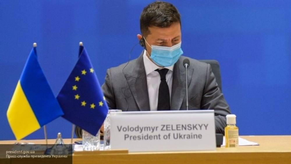 Зеленский рассказал о возможности введения жесткого карантина на Украине