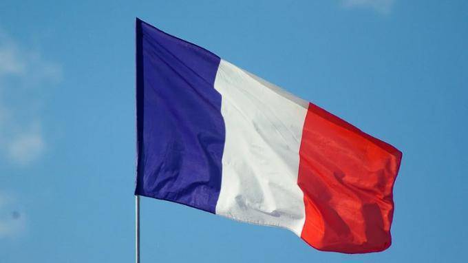 Убитого во Франции учителя наградят орденом Почетного легиона посмертно