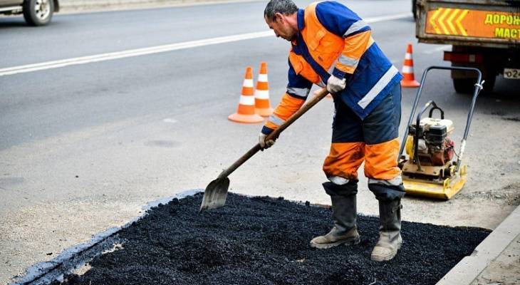 "Асфальт как будто бэушный": ярославцы возмущены ремонтом дороги