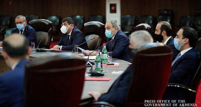 Бывшие президенты Карабаха обсудили с Пашиняном ситуацию в зоне конфликта - СМИ