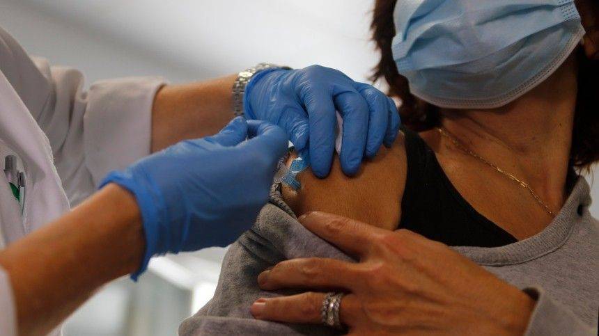 Названы сроки начала в РФ массовой вакцинации от коронавируса