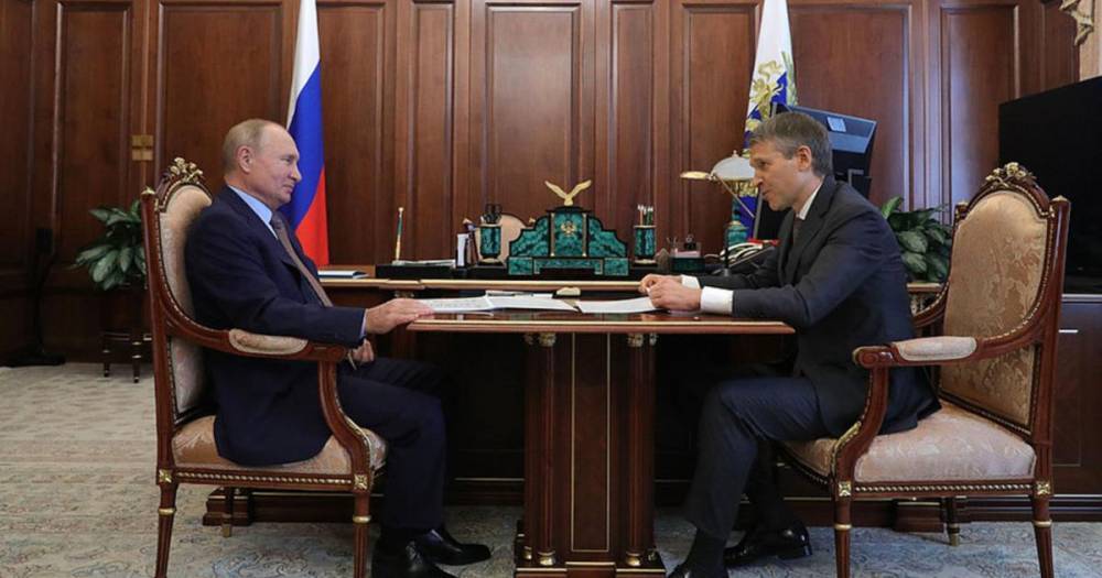 Путин поздравил "Россельхозбанк" с 20-летием