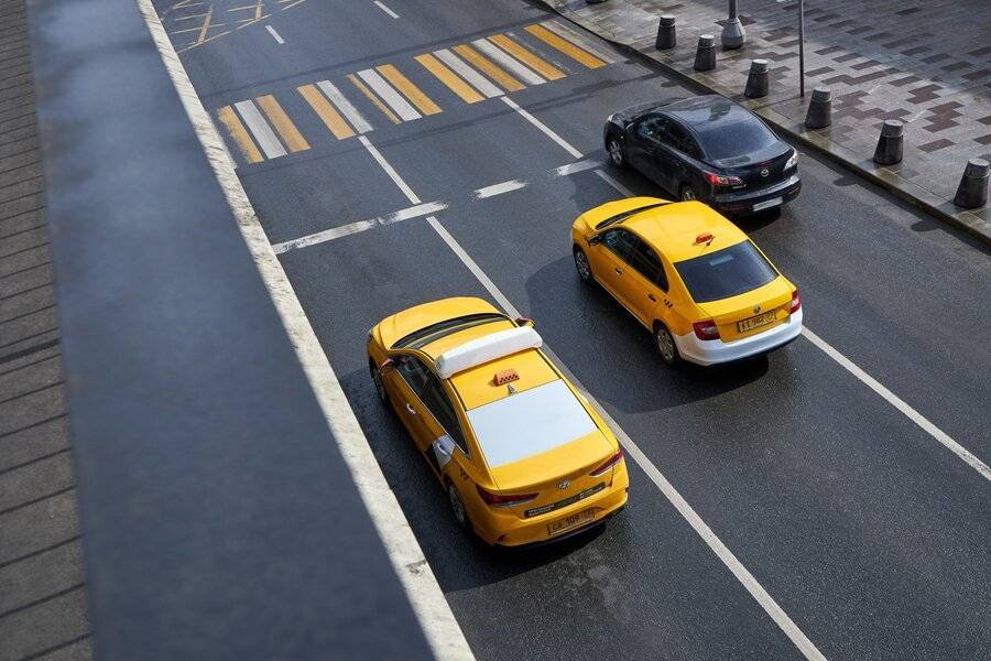 Около 60% столичных таксистов не соблюдают меры профилактики COVID-19 – Дептранс