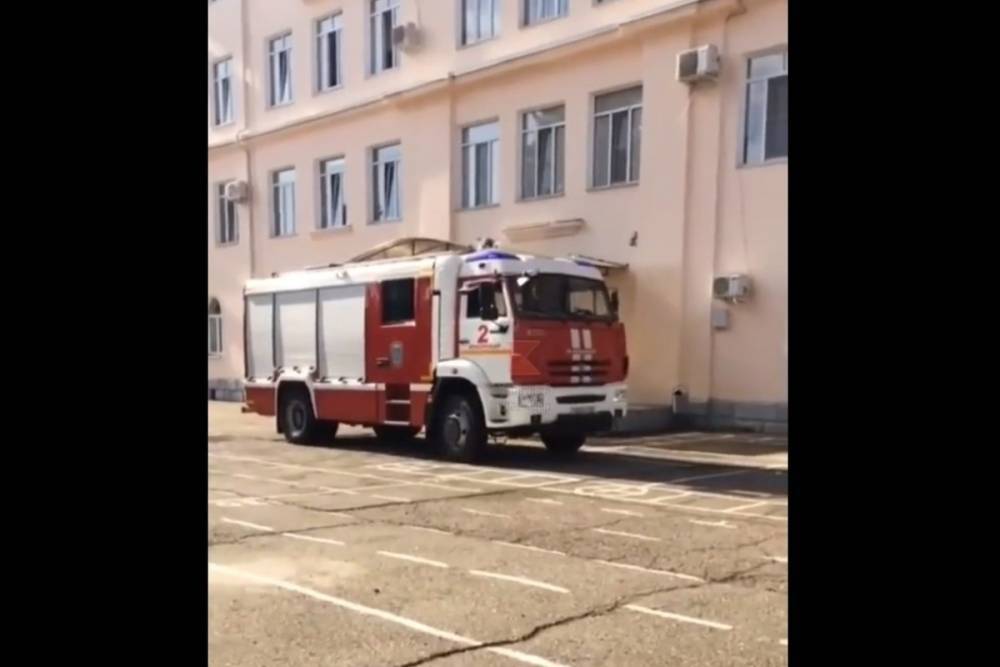 В краснодарской гимназии №54 прервали уроки из-за угрозы пожара