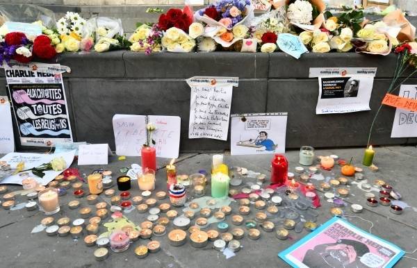 СМИ: в Париже отпустили 6 задержанных после убийства учителя