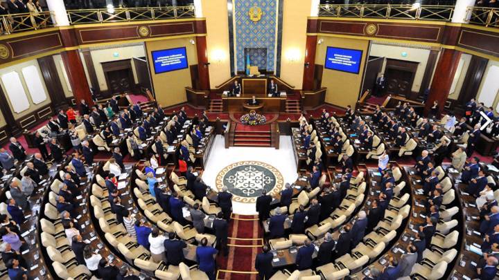 В Казахстане на 10 января назначены выборы в нижнюю палату парламента
