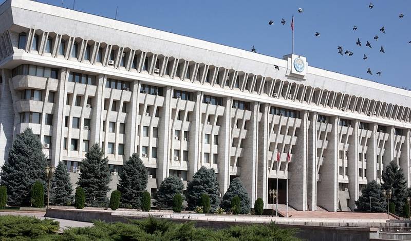 Повторные выборы в киргизский парламент состоятся 20 декабря